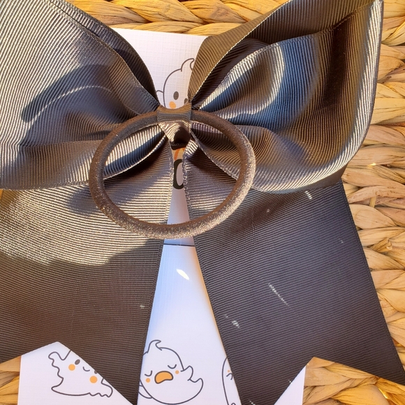 Oogie boogie hairbow 🎀 - Picture 3 of 3